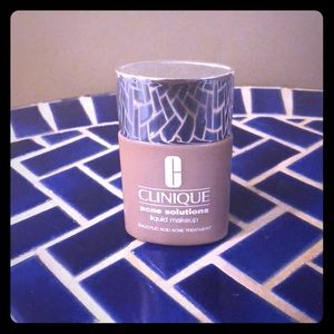 WRONG COLOR!! Clinique fresh ginger foundation M/D